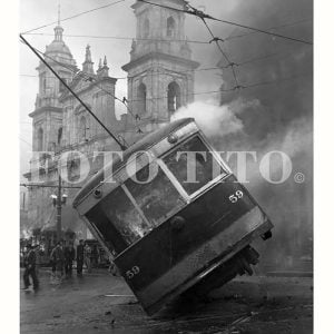 Tranvía en llamas